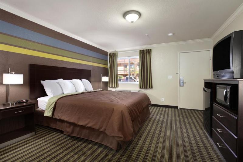 Express Inn & Suites Ontario Airport Exterior photo
